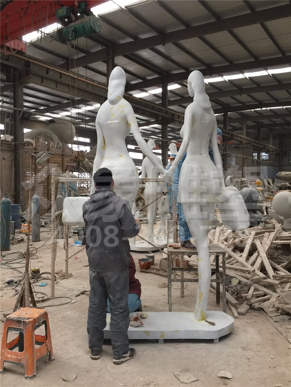 IMG_3763.JPG 抽象人像雕塑
