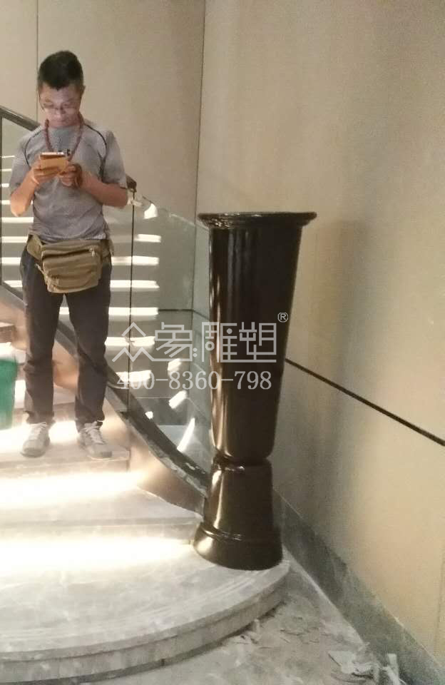 樓梯花缽2.jpg 樓梯花缽2.jpg