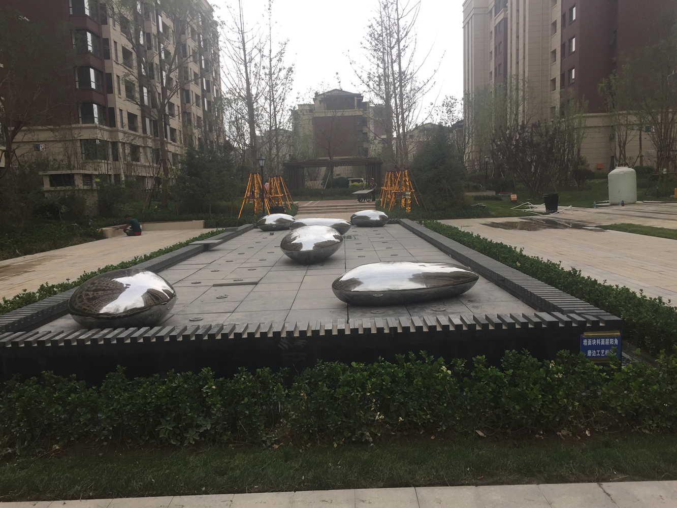 眾象雕塑.jpg 眾象雕塑.jpg