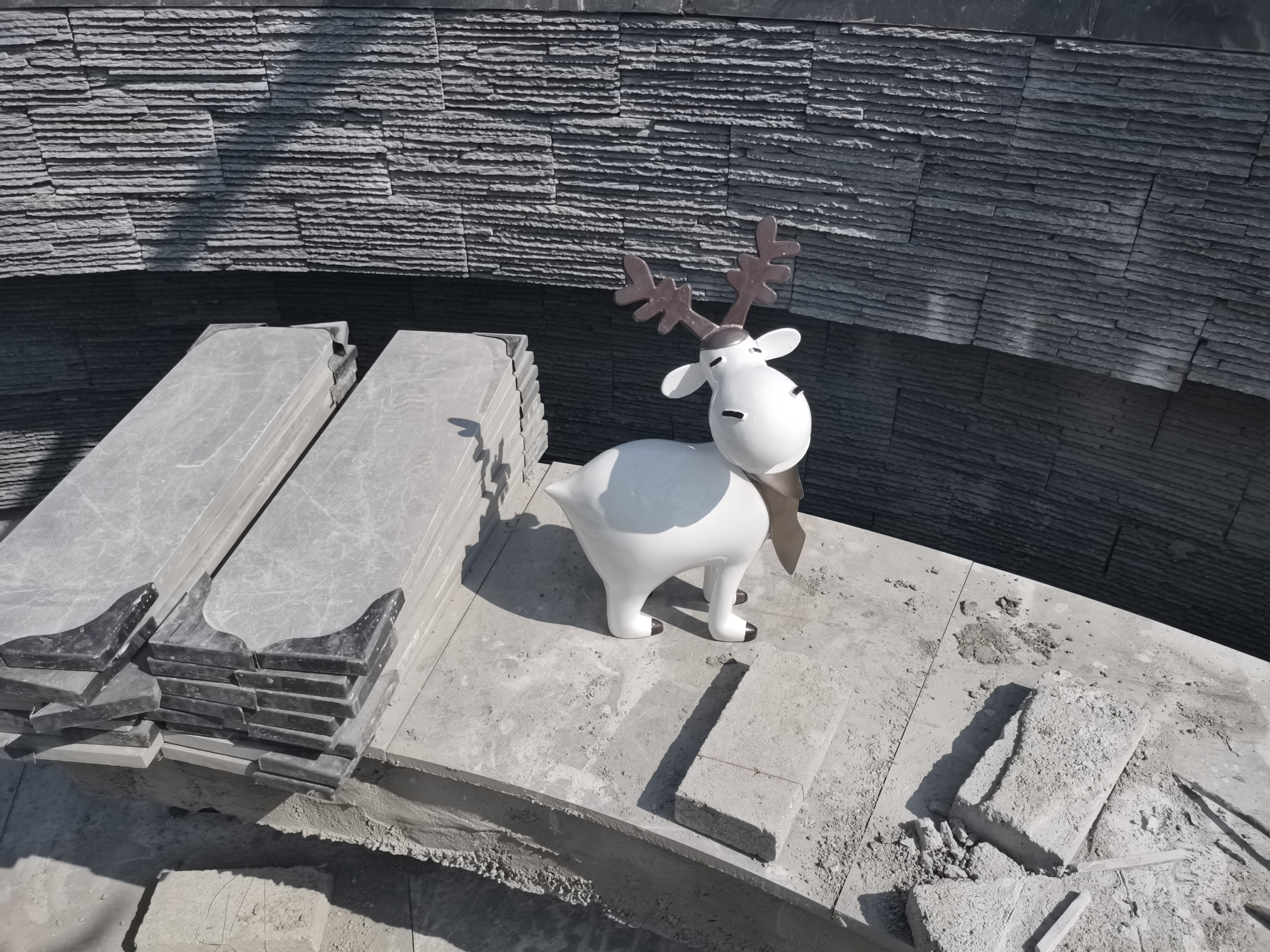 眾象雕塑 · 玻璃鋼雕塑怎么維護(hù)？