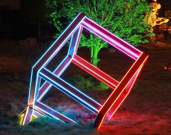 藝術(shù)家如何結(jié)合城市環(huán)境進(jìn)行雕塑創(chuàng)作?