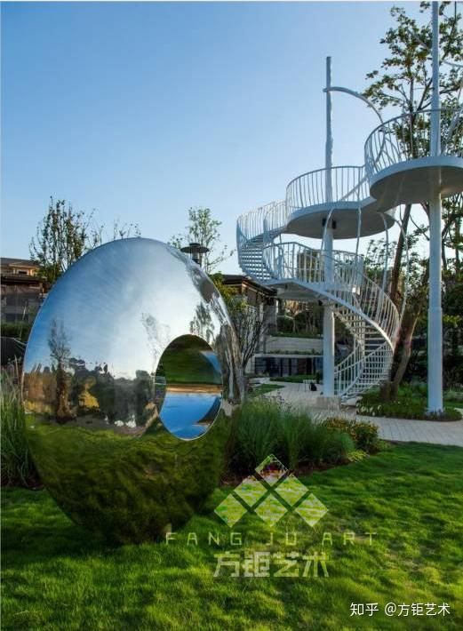 特殊天氣條件下，如何保護(hù)玻璃鋼雕塑？